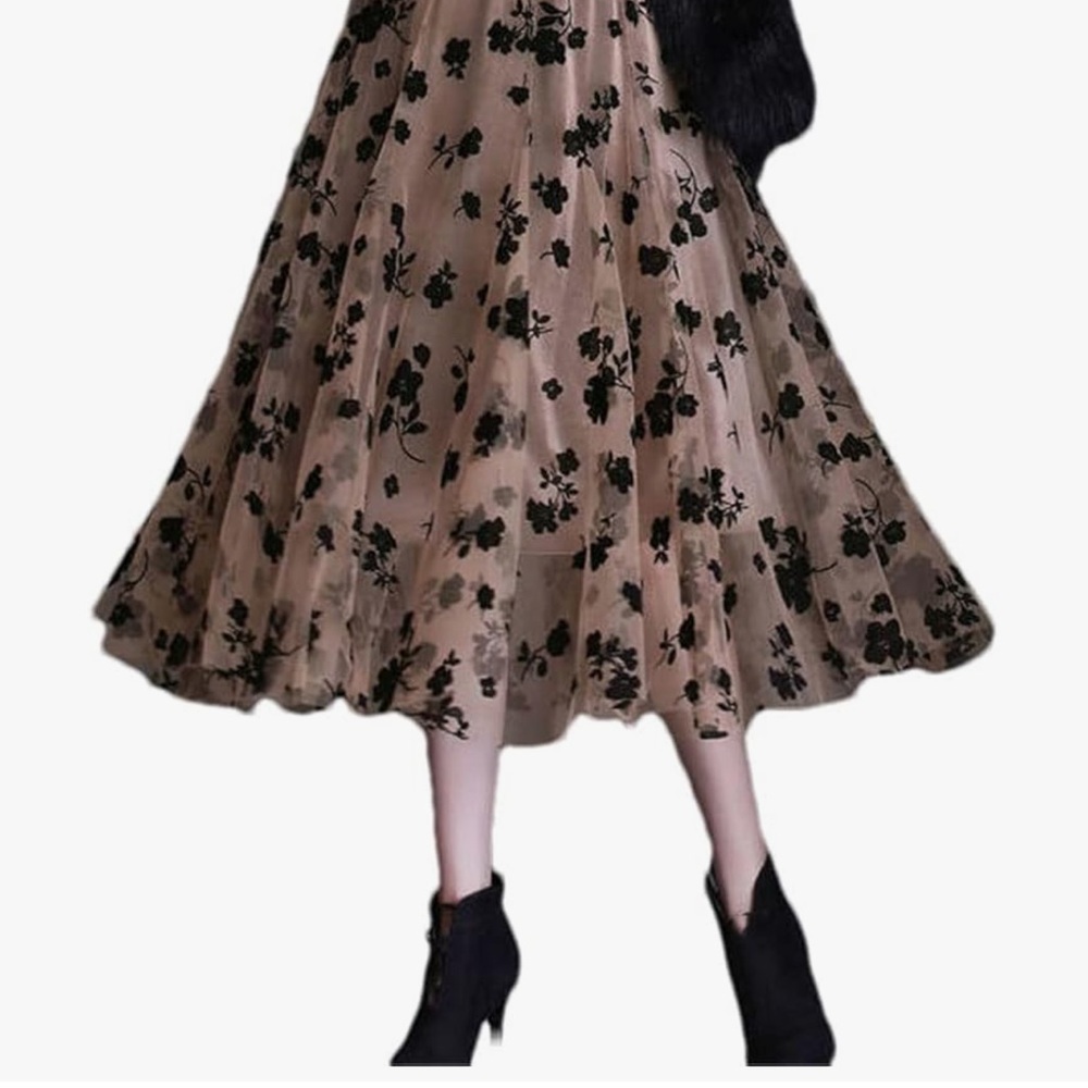 Elegant Floral Black and Tan Skirt - Picture 1 of 2